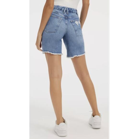 GOOD AMERICAN NWT 90's Icon Bermuda Denim Jean Raw Hem Short in Indigo073 // 2 - Picture 2 of 10